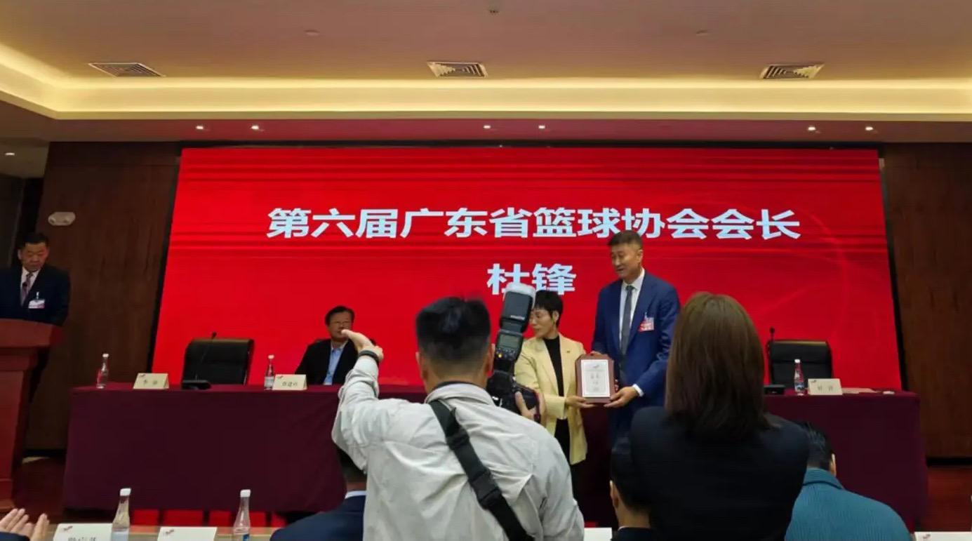 杜锋如愿高升!还能当广东主教练吗?官宣确认,李春江机会来了