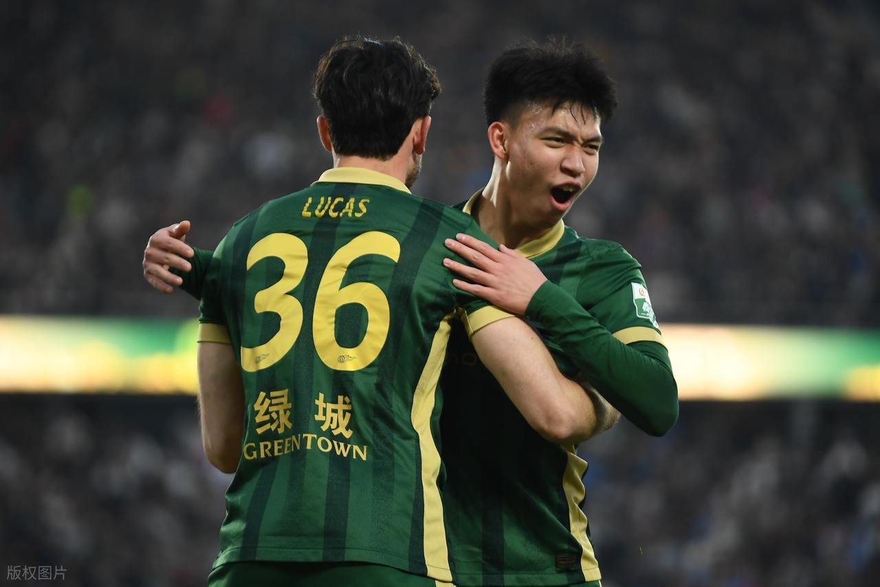 开云app-意难平!曝德甲豪门诚邀王钰栋加盟,却未能如愿,背后原因引热议